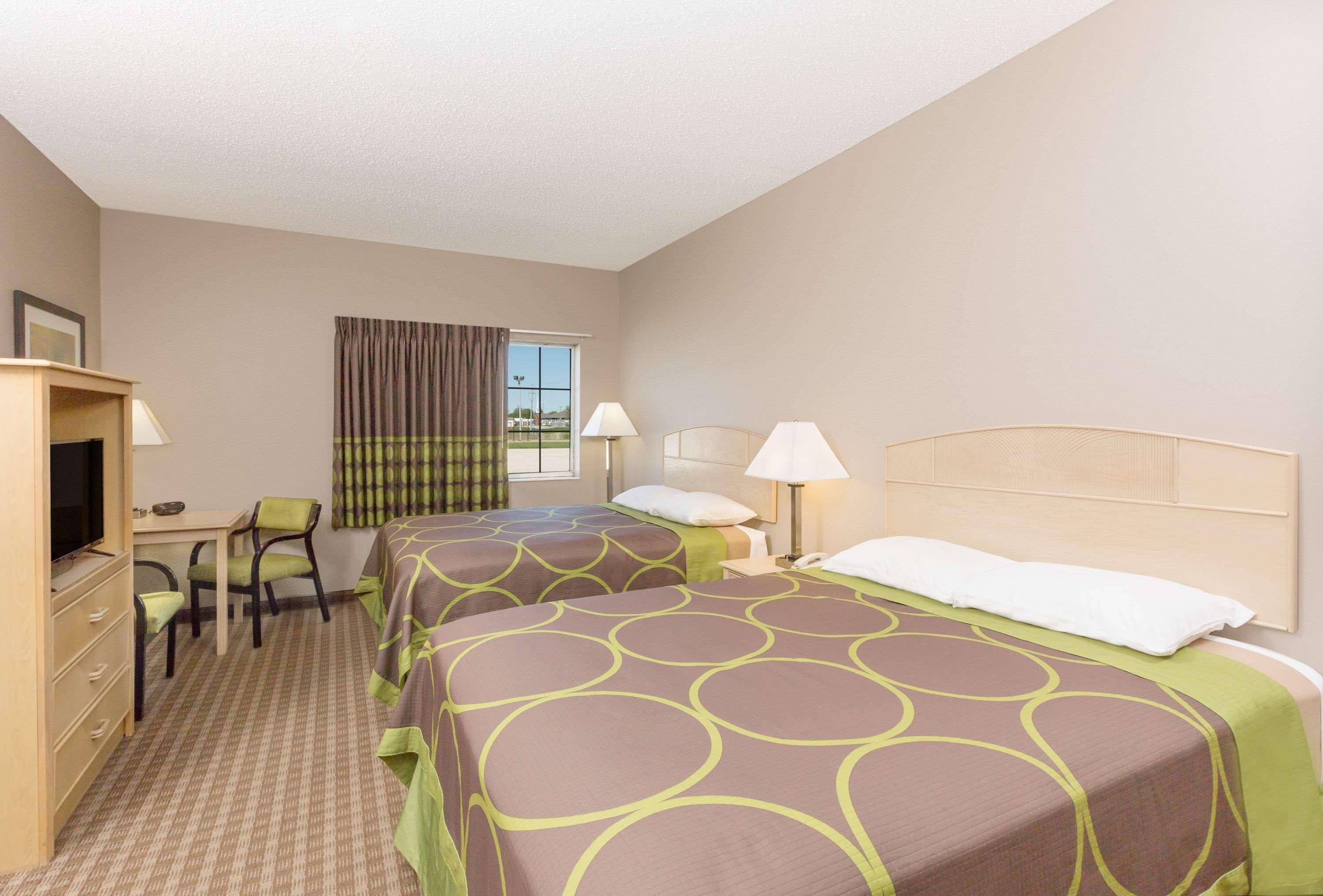Super 8 By Wyndham Carroll/east Hotel 3*