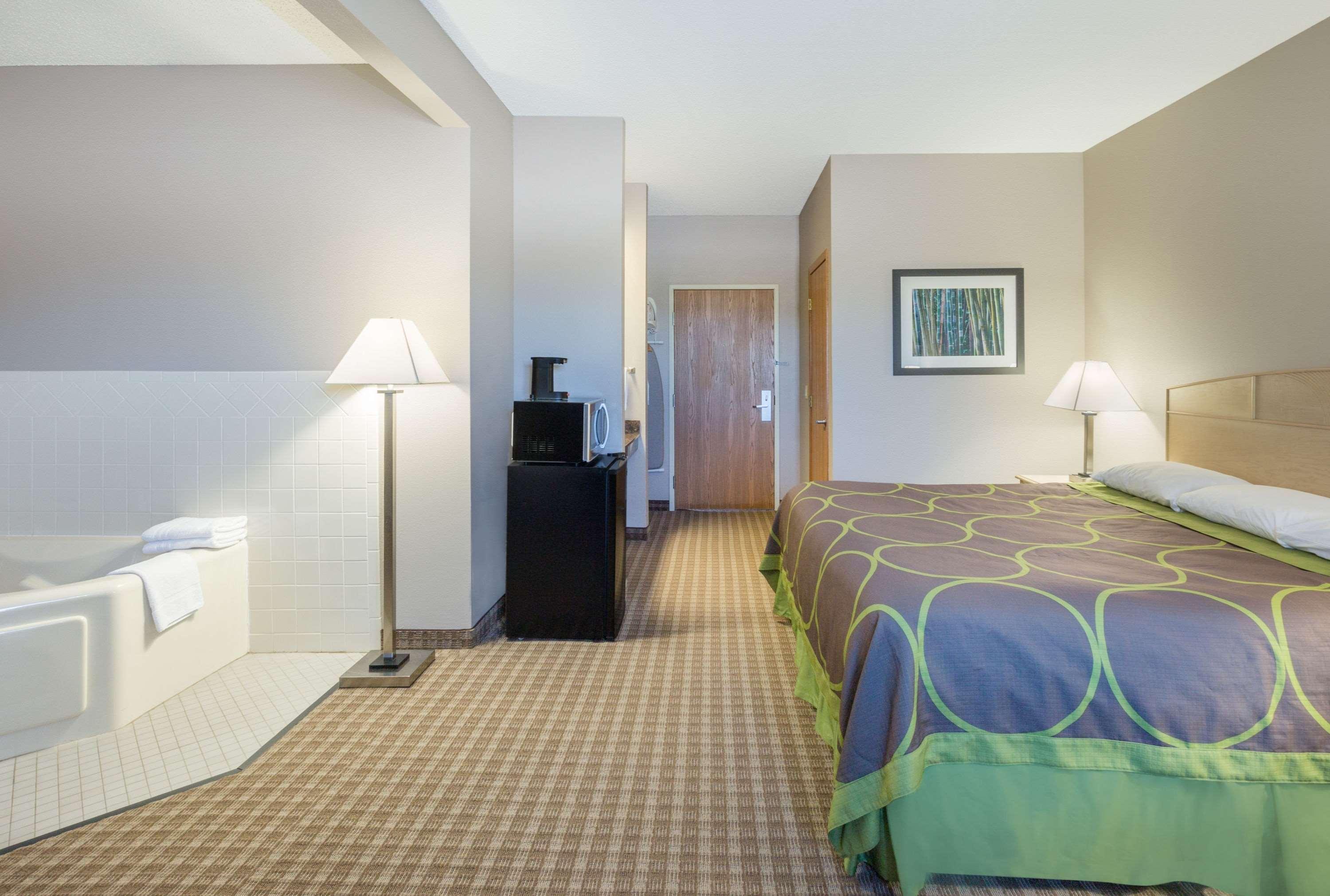 Super 8 By Wyndham Carroll/east Carroll