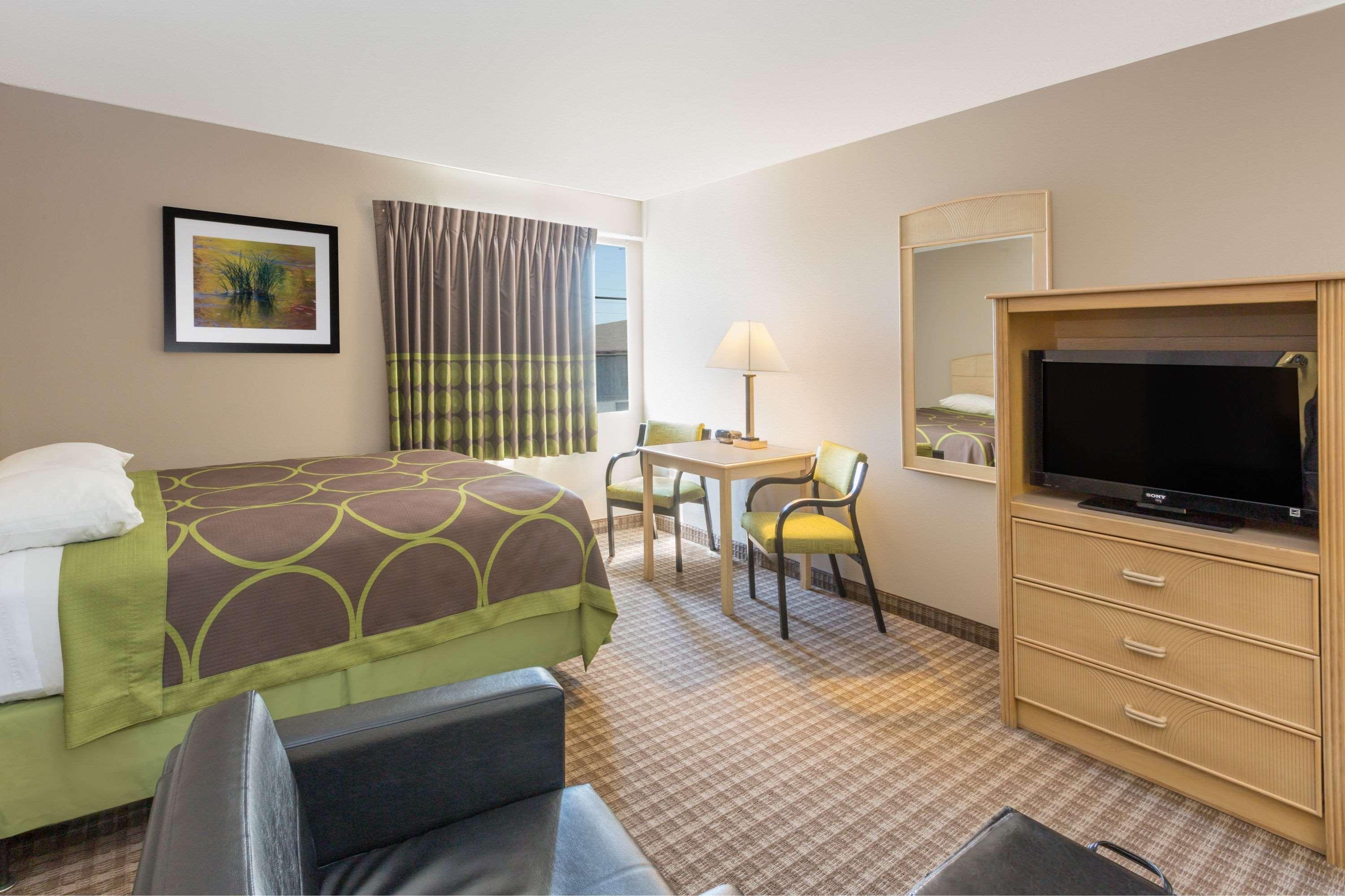 Super 8 By Wyndham Carroll/east Carroll